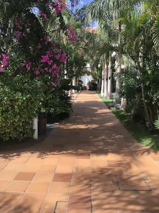 아파트 Apartamento Exterior Con Vistas 플라야데라스아메리카스